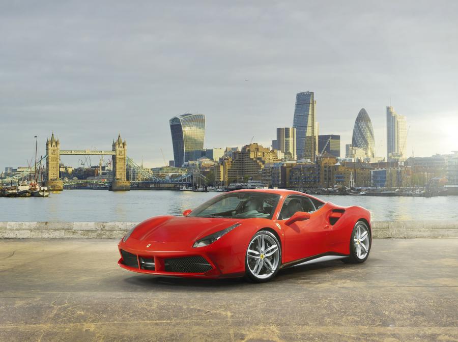  Ferrari 488 GTB 2015 года  (фото 13 из 31)
